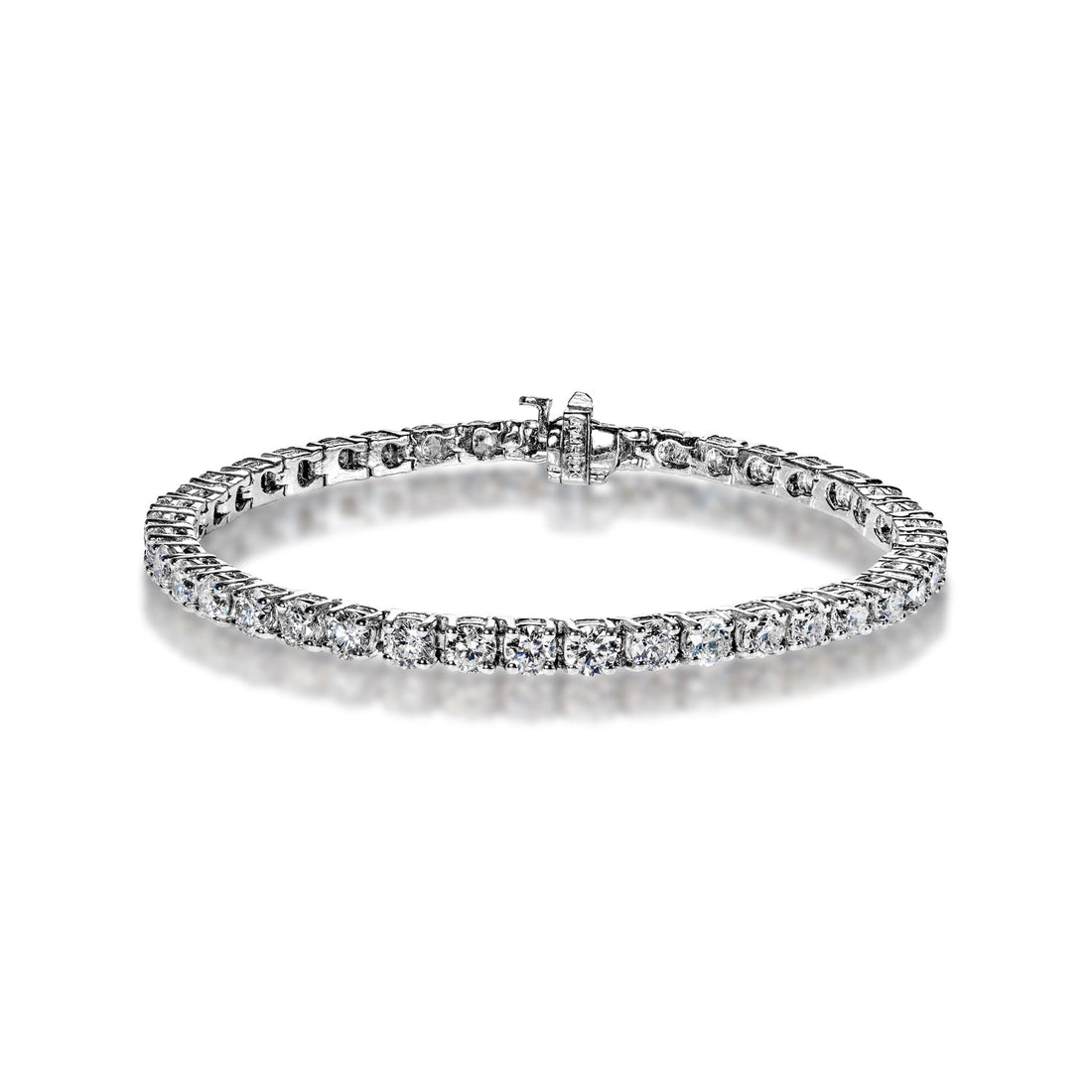 Exquisite Elegance: Mike Nekta New York's Stunning Diamond Tennis Bracelet