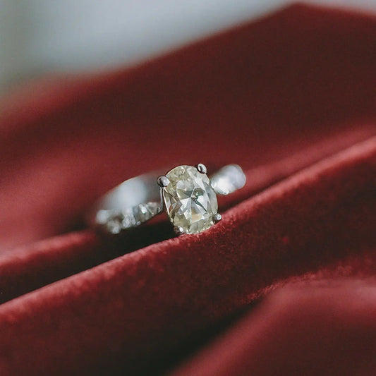 The Ultimate Guide to Choosing Luxury Engagement Rings for Your Special Day