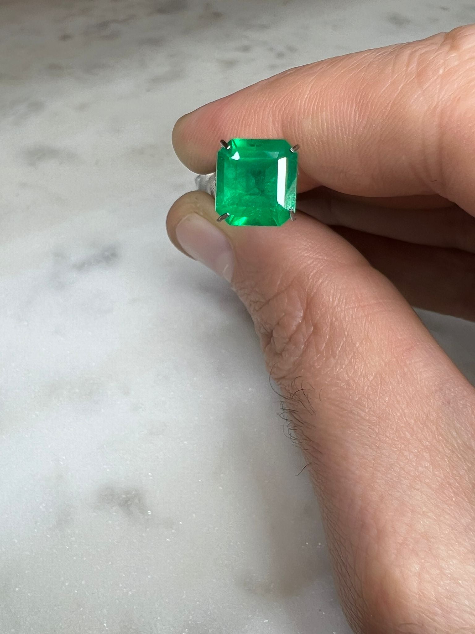 2.57 CARAT EMERALD CUT NATURAL GREEN EMERALD LOOSE GEMSTONE