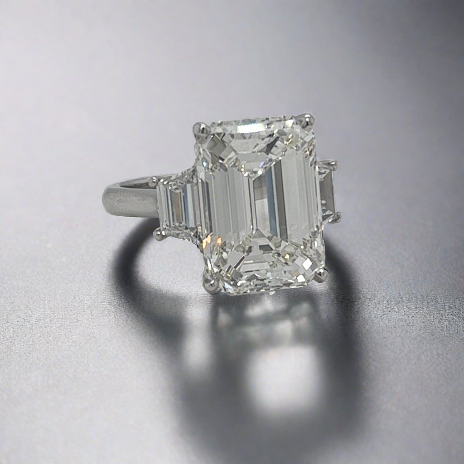 Kassidy 10 Carats Diamond Flanked By Trapezoids Three Stone Ring in White Gold