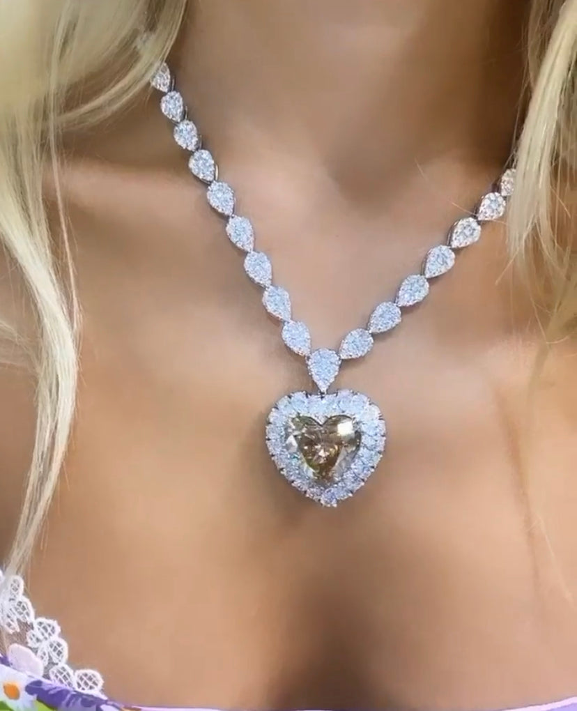 Diamond shops heart necklace