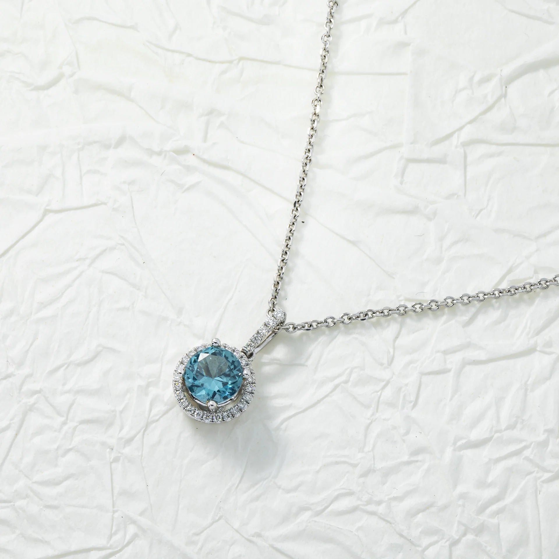  Jream Round Cut Diamond & Aquamarine Gemstone Necklace