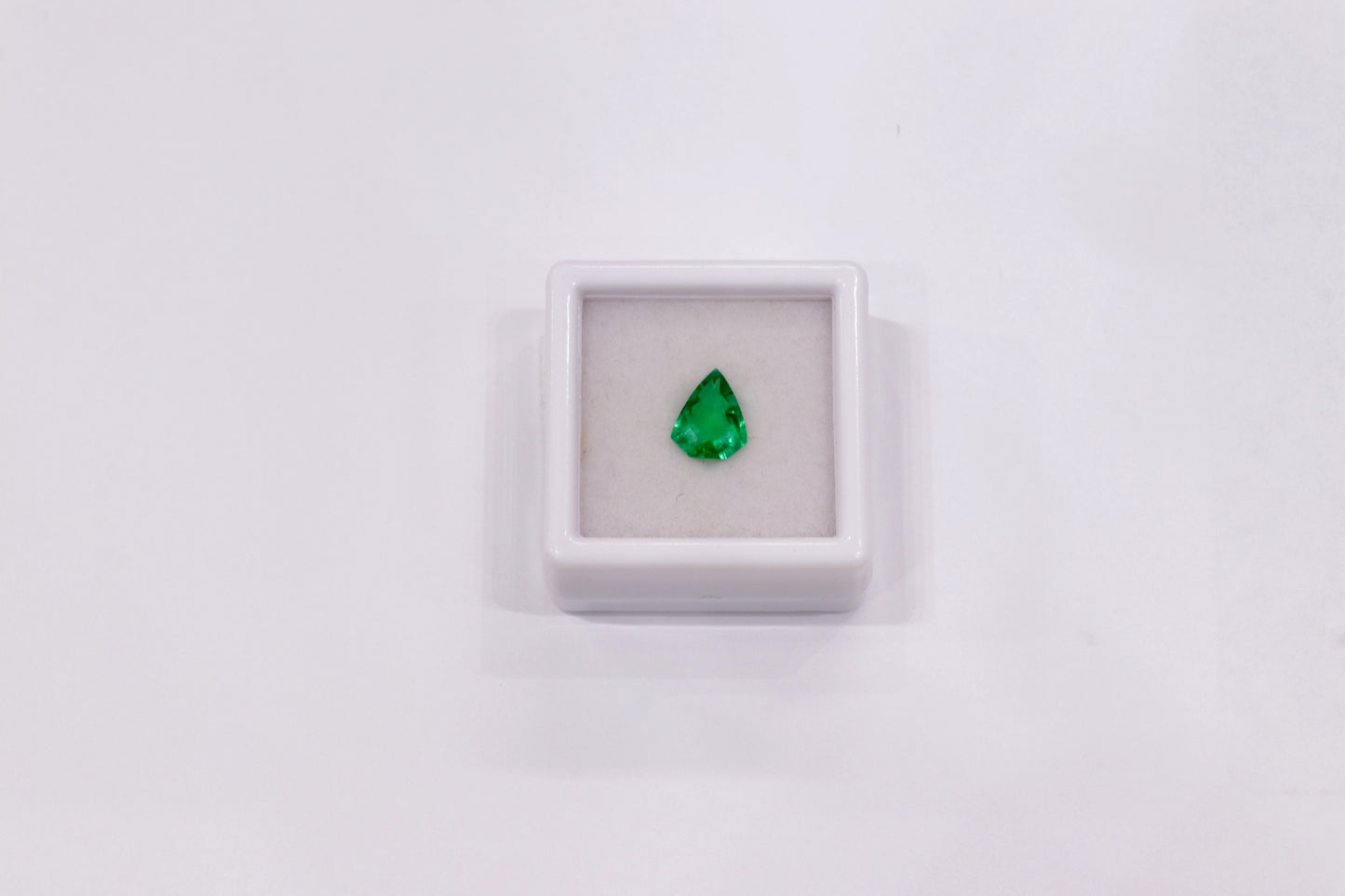 1.17 CARAT NATURAL EMERALD SHIELD GEMSTONE GRS CERTIFIED 1