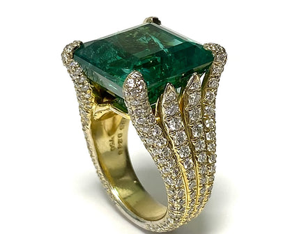 Hadassah 14.95 Carats Emerald Cut Emerald Gemstone Ring in 18K Yellow Gold Side View