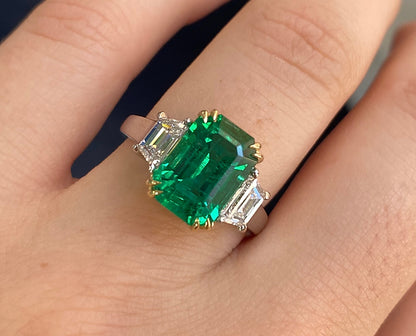 Birdie 3.52 Carats Emerald Cut Emerald Gemstone Ring in Platinum