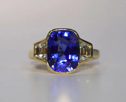 Giselle 5.50 Carats Sapphire Cushion Cut Gemstone Ring in 18K Yellow Gold