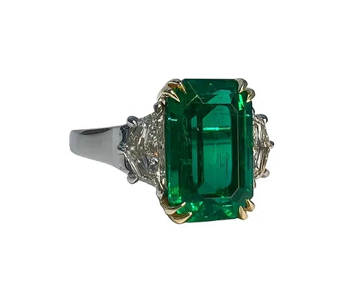 Kaylani 4.23 Carats Emerald Cut Emerald Gemstone Ring in Platinum side