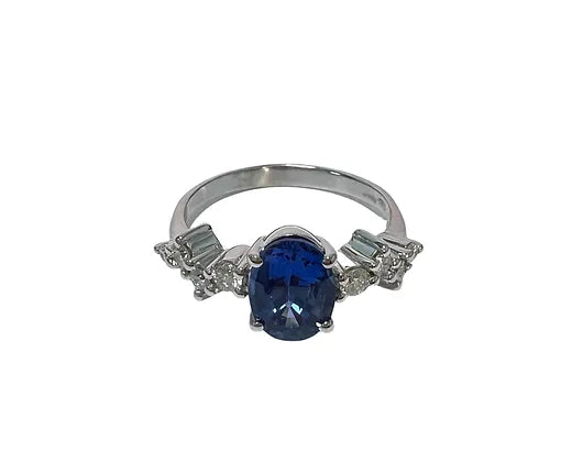 Ryleigh 1.71 Carats Sapphire Oval Cut Gemstone Ring in 18k White Gold top view