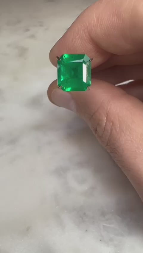 2.57 CARAT EMERALD CUT NATURAL GREEN EMERALD LOOSE GEMSTONE VIDEO