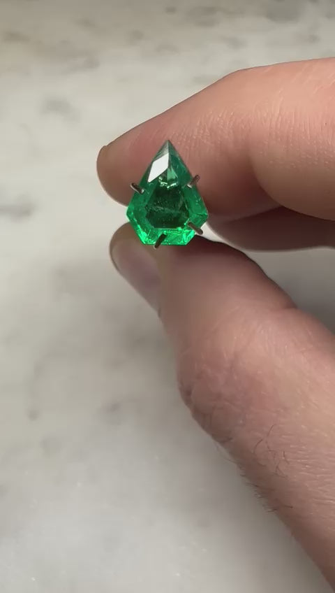 1.17 CARAT NATURAL EMERALD SHIELD GEMSTONE GRS CERTIFIED VIDEO