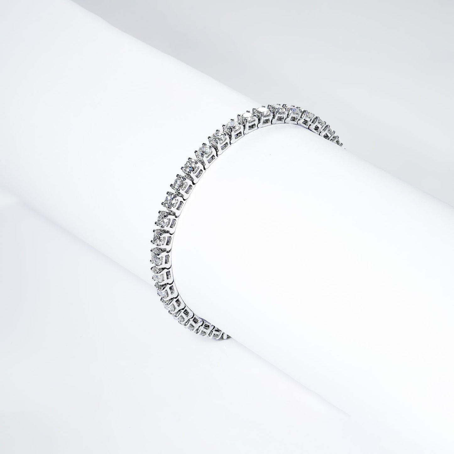 Margot 10 Carat Round Brilliant Single Row Diamond Tennis Bracelet in 14k White Gold