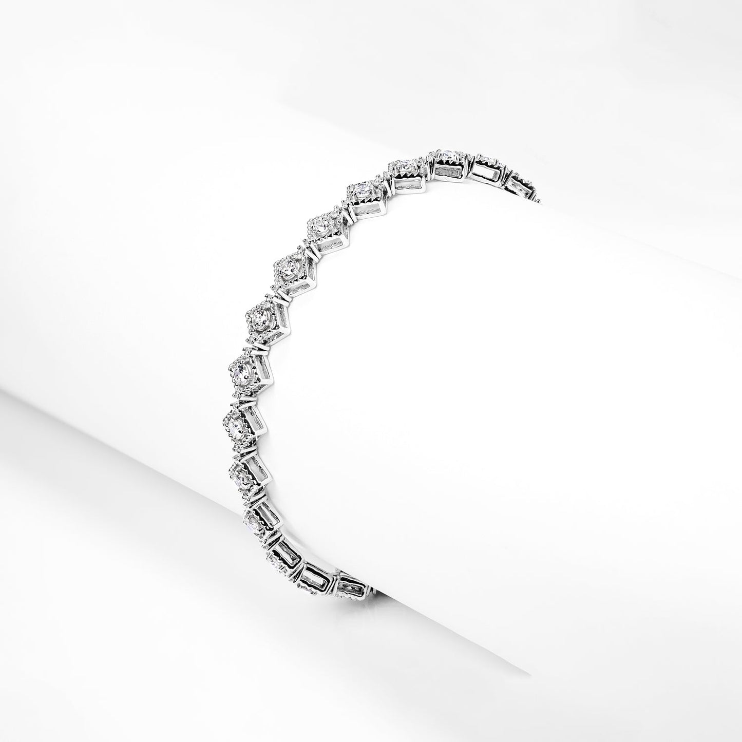 Itzel 2 Carat Round Brilliant Single Row Diamond Bracelet in 14 Karat White Gold