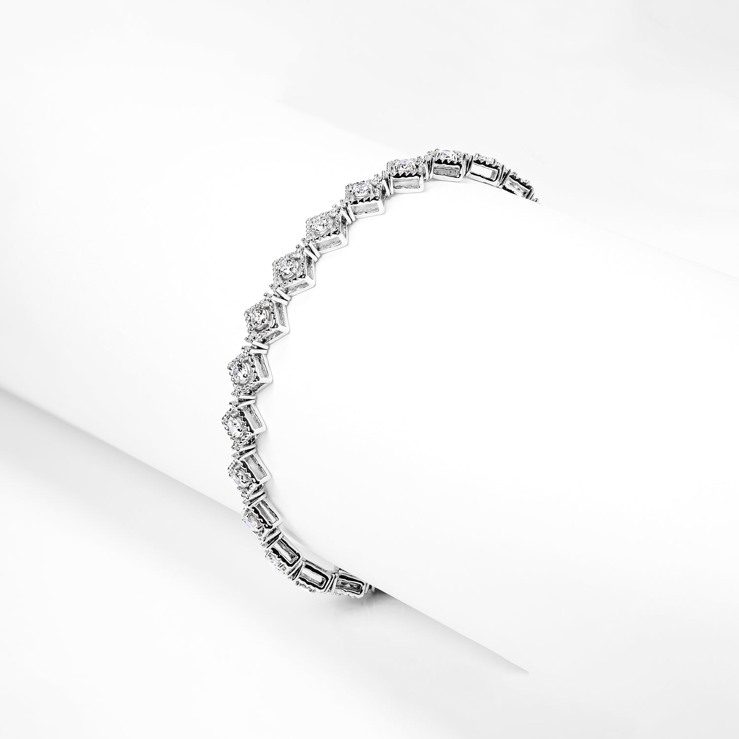 Itzel 2 Carat Round Brilliant Single Row Diamond Bracelet in 14 Karat White Gold