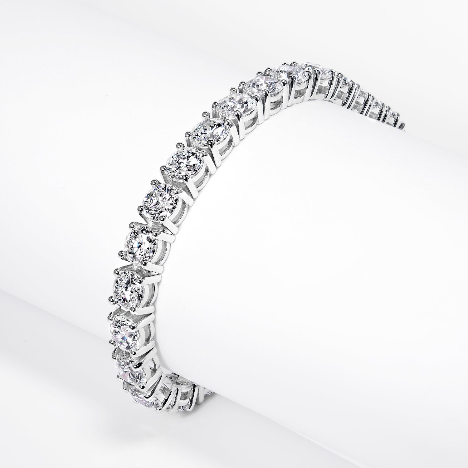 Lajoia 29 Carat Round Brilliant Lab Grown Diamond Tennis Bracelet in 14k White Gold